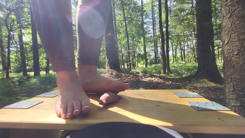 Footjob trampling until I cum under her full weight - free porn video