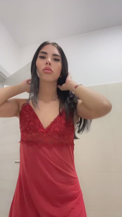 I don't really like wearing clothes! Would you mind if we were roommates? - free porn video