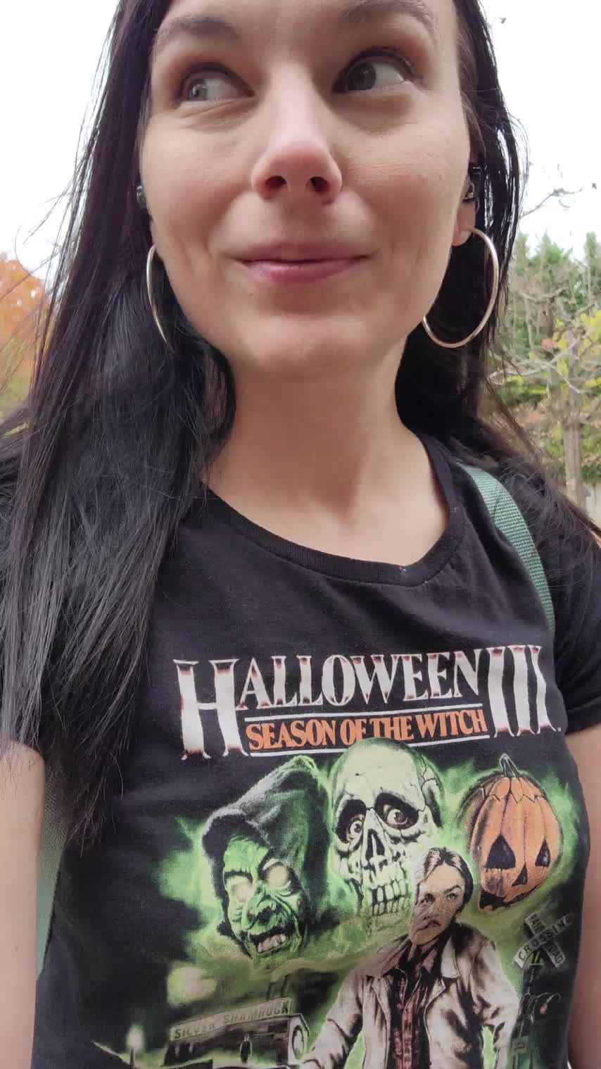 If you take me on a walk, I'll take out my tits [GIF] - free porn video