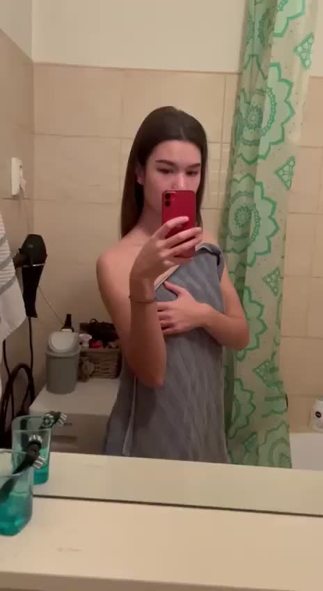 A little inexperienced, hope it doesn't turn older men off - free porn video
