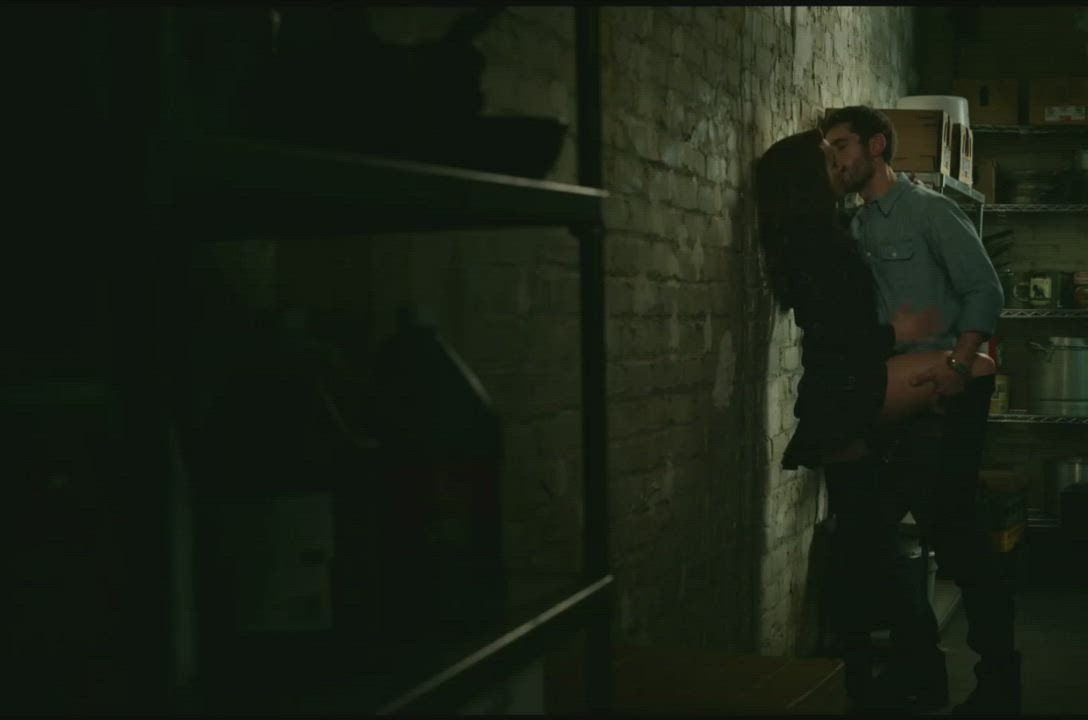 Reese Witherspoon fucked in an alleyway - free porn video