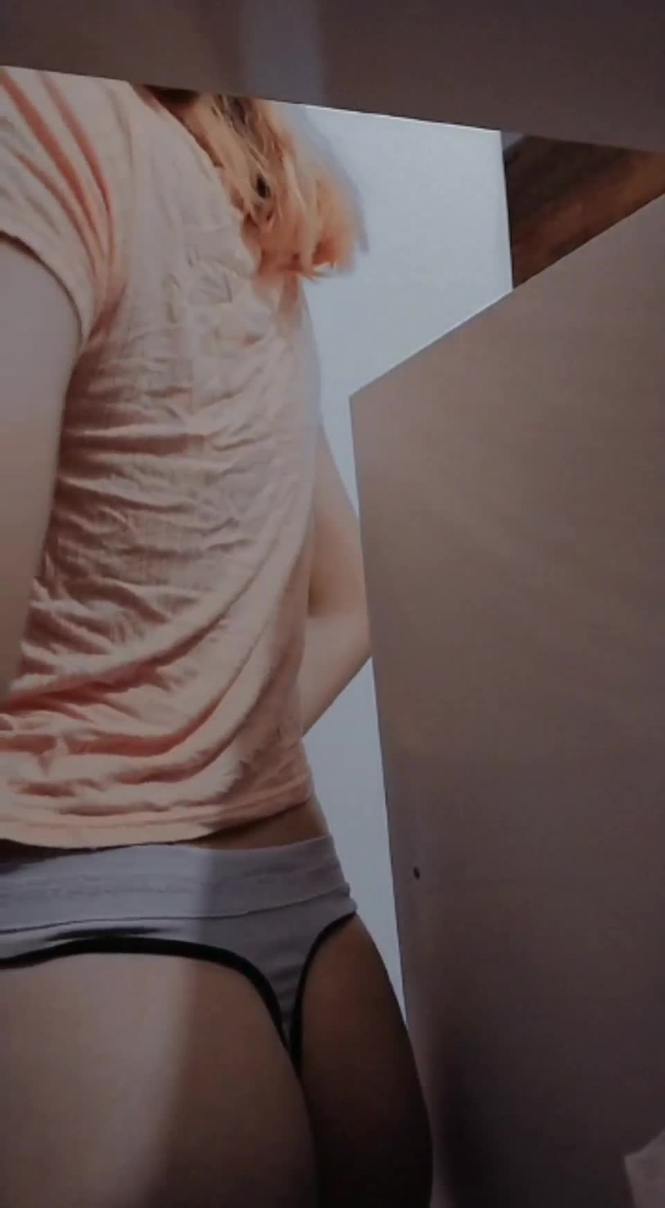 best way to start your Monday is to splash load on my buns - free porn video