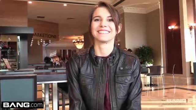 Flashing Her Pussy In A Restaurant - free porn video