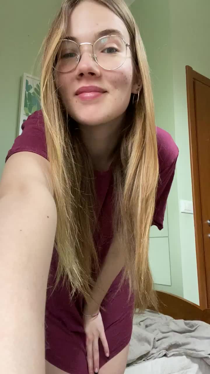 Are you proud of this big juicy booty daddy? - free porn video