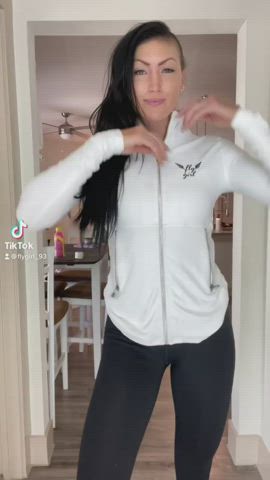 Anicka Newell - free porn video