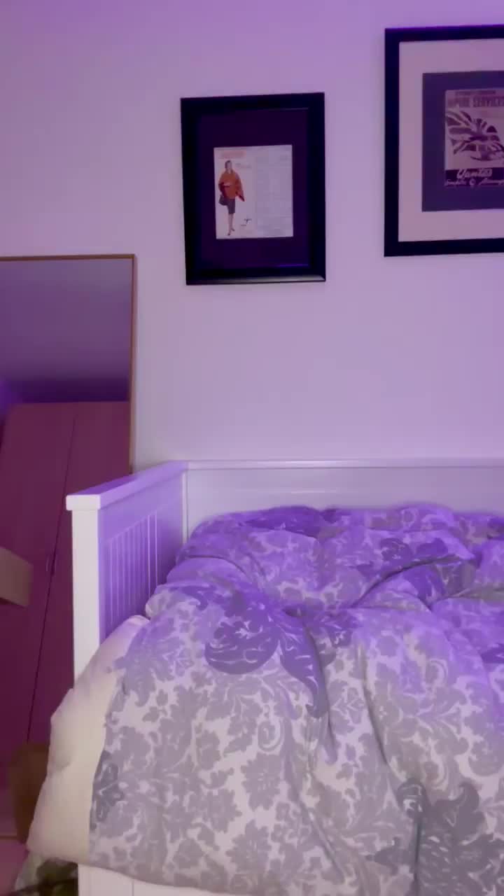 Trying to find someone who can handle my busty teen bod - free porn video