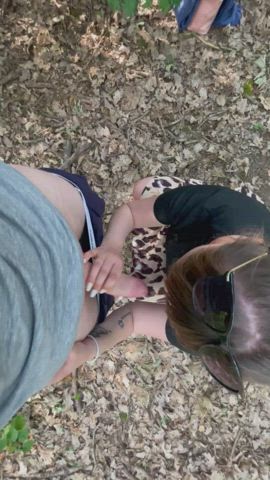 Sucking outdoor is my fave 😈 - free porn video
