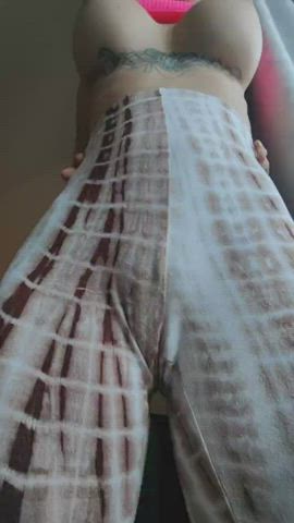 This pussy is squirting like crazy 🫠 Take a Look closer babe - free porn video