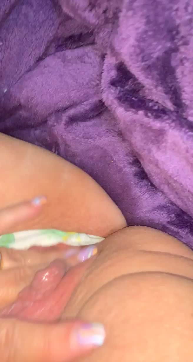 Imgur 60(F)How do you think you would sound going inside? - free porn video