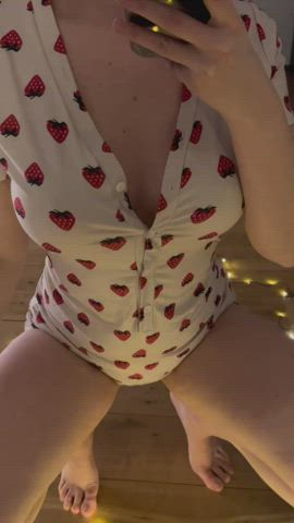 Do you like strawberries? - free porn video