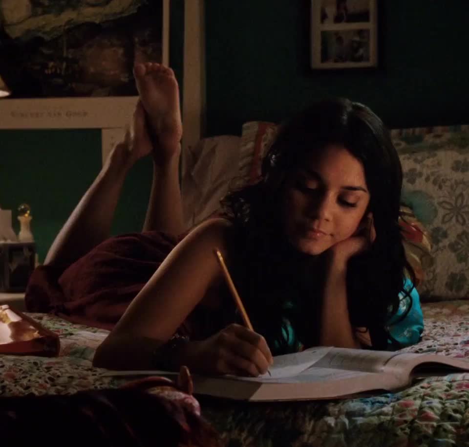 Vanessa Hudgens [High School Musical 3 - Senior Year] - free porn video