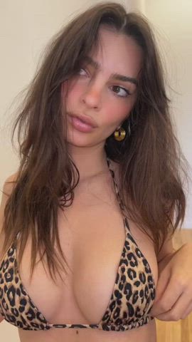 Emily Ratajkowski in 9 different bikini - free porn video