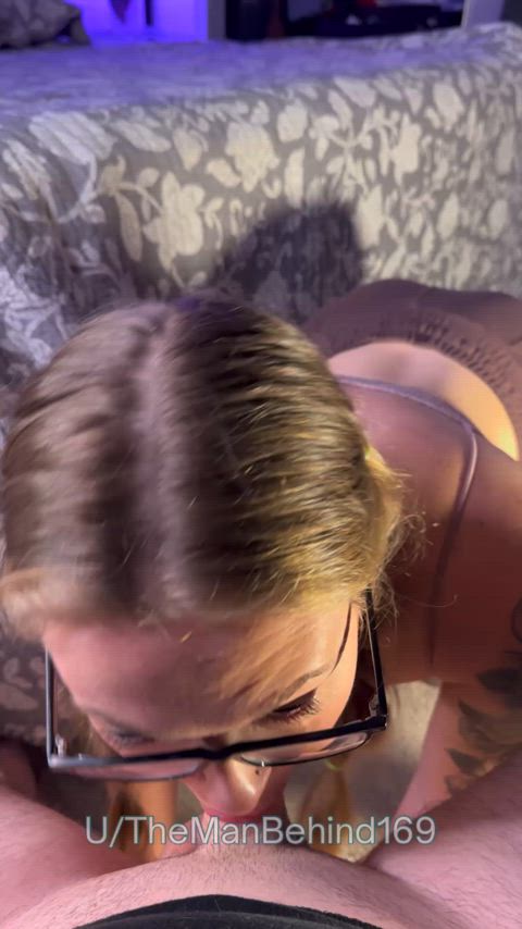When it hits her throat the slobber has no choice but to start coming - free porn video