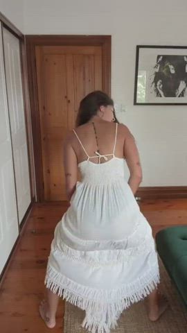 Just having fun twerking to my favorite tunes. - free porn video