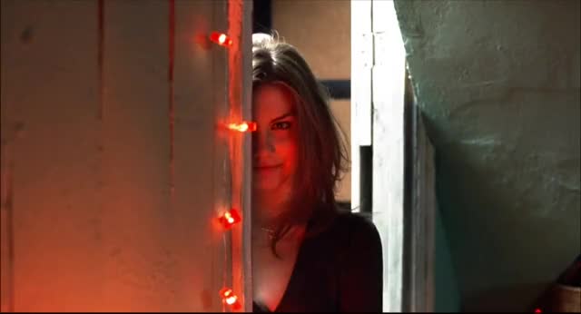 Lauren Cohan Seductive Body - free porn video