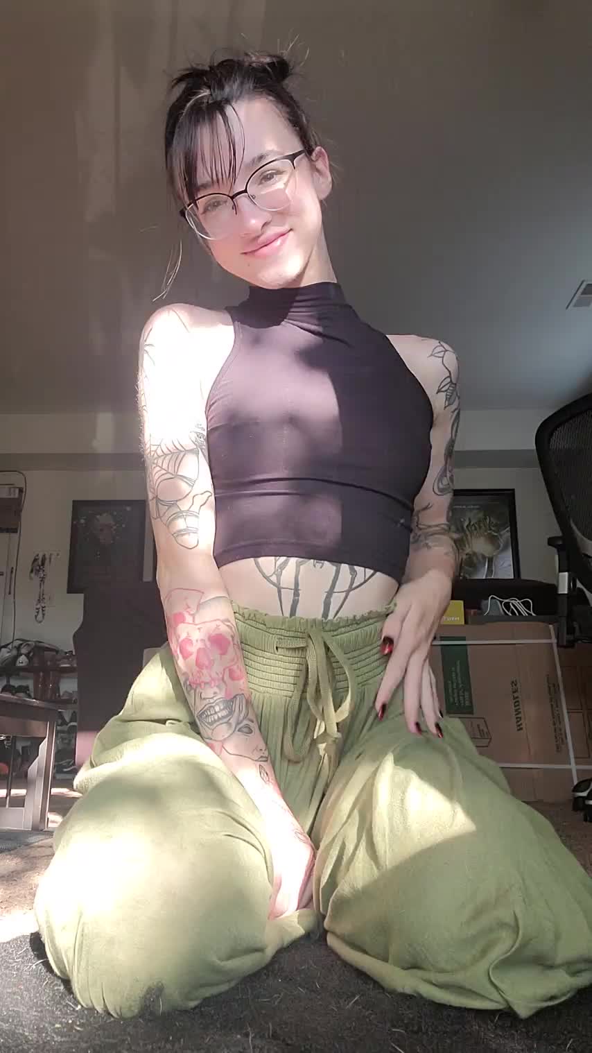the sun's shining on my pretty asshole - free porn video
