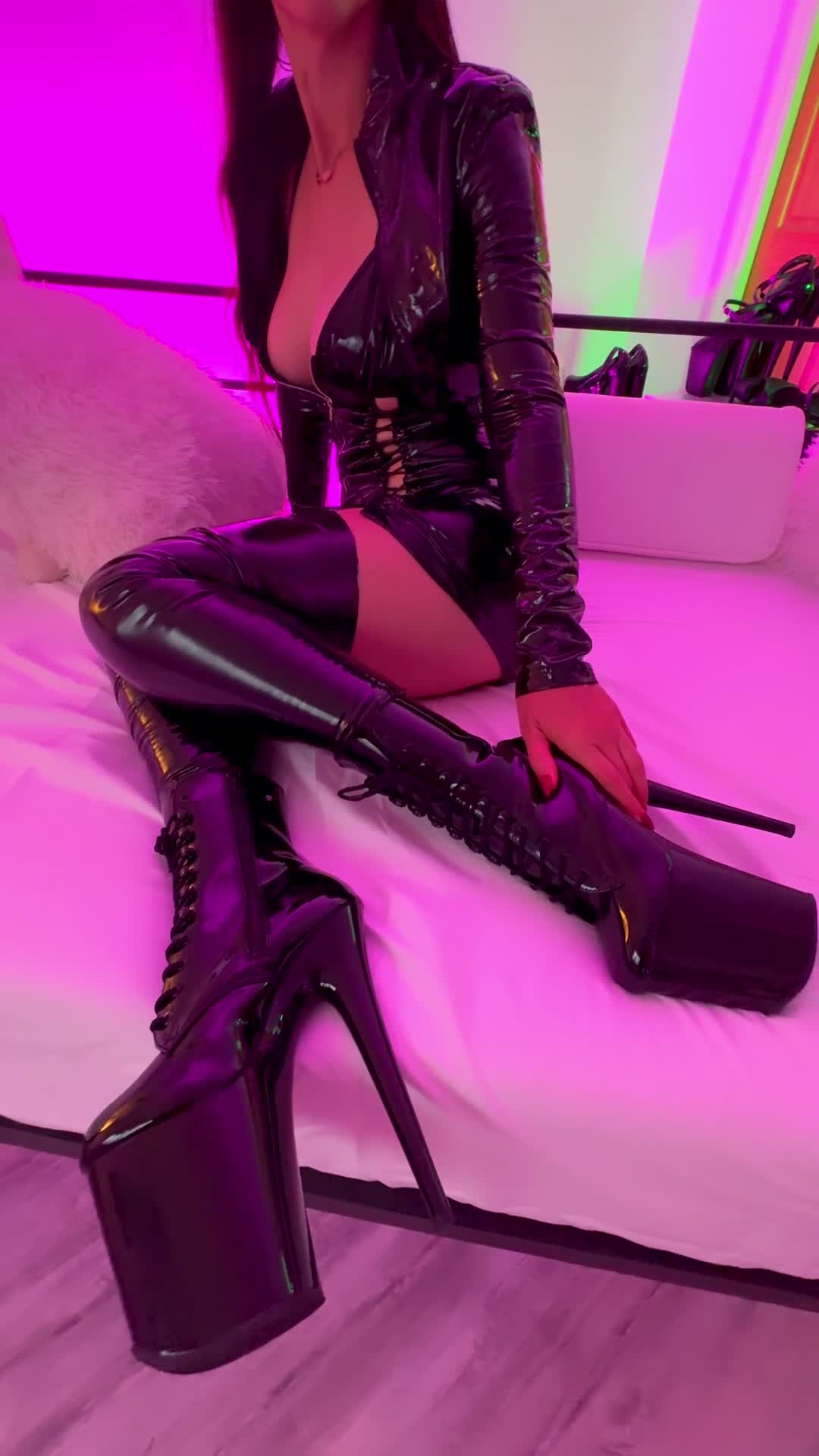 Do shiny things make you hard - free porn video