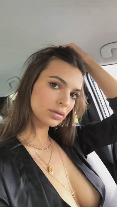Emily Ratajkowski Is A Goddess - free porn video