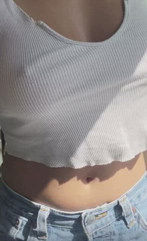 Natural tits had to cum out on my hike 😏 - free porn video