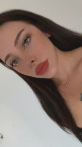 Have I got nice lips? - free porn video