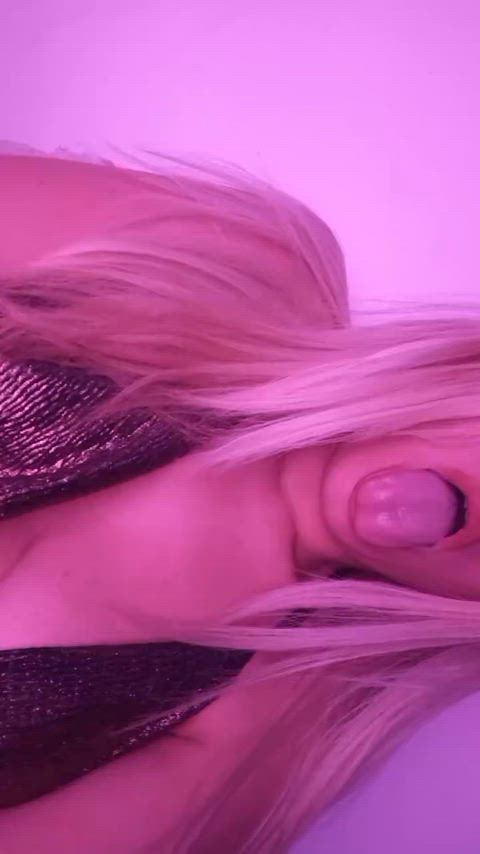 I need you to suck my pussy right now👅💦 - free porn video