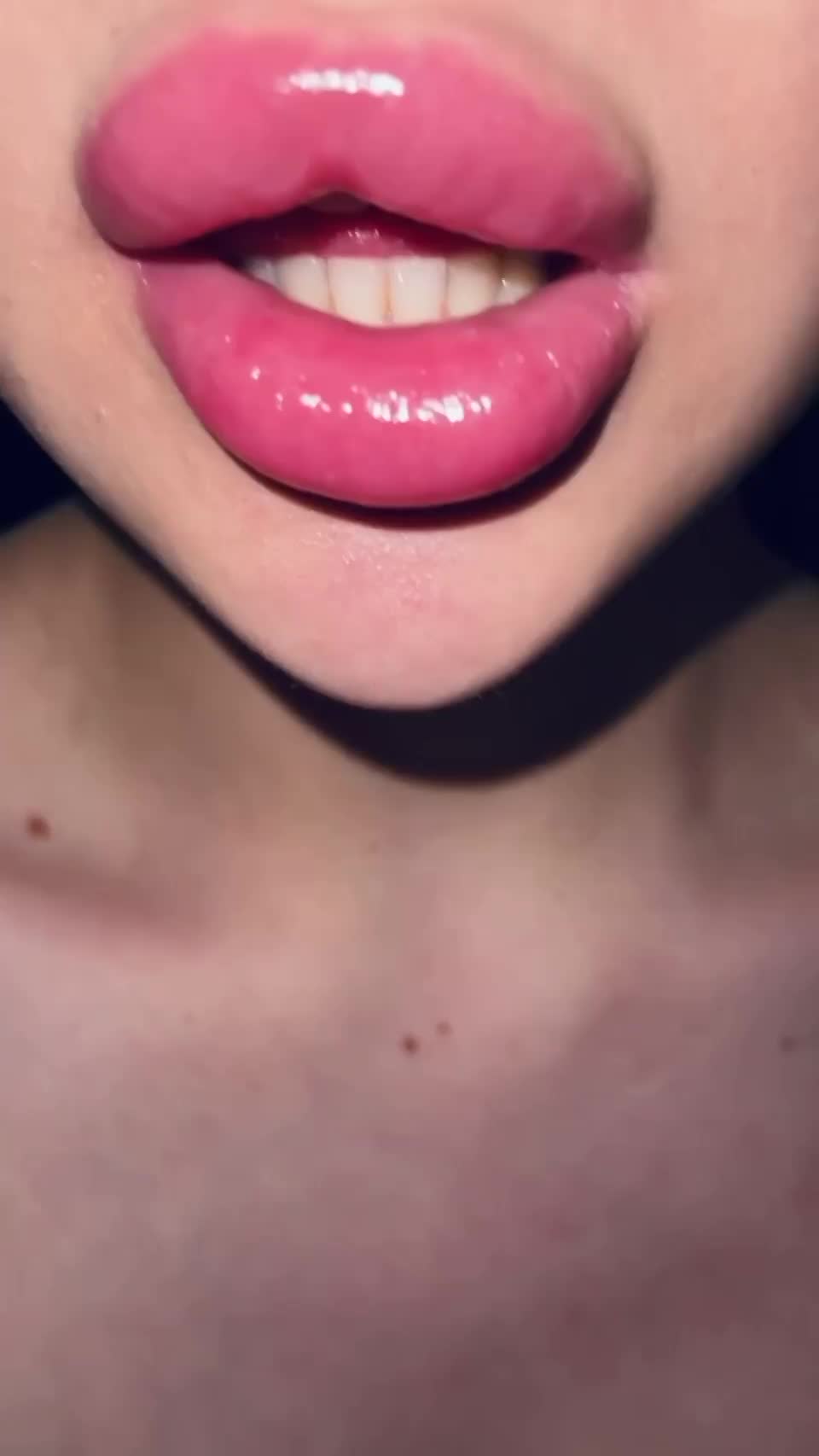 Would you cover my 8ml lips? - free porn video