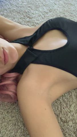 Mini skirt equals no panties - free porn video
