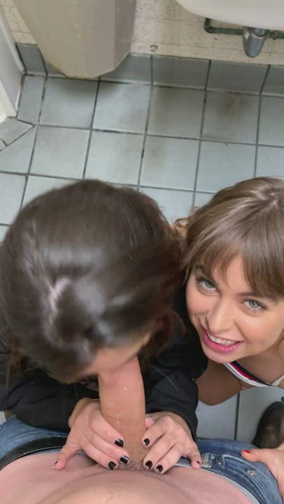 Riley Reid and friend in a bathroom - free porn video