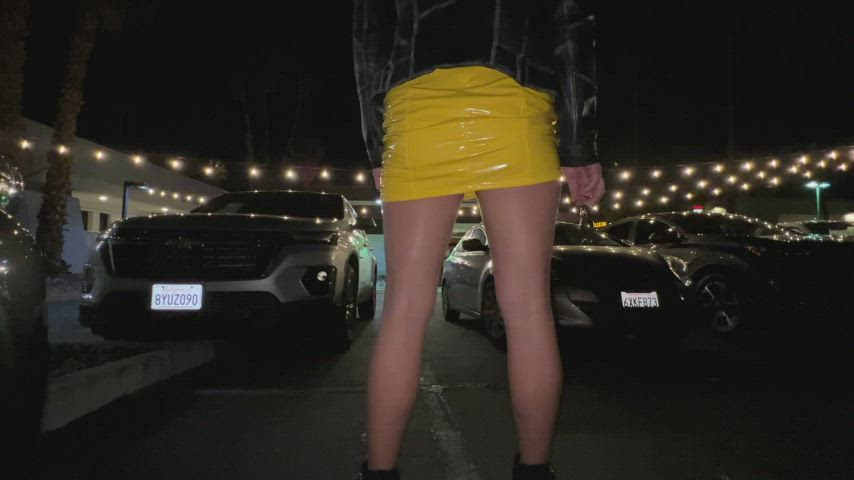 She cant play without one of them up there - free porn video