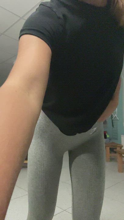 I would really love to get fucked in the gym - free porn video