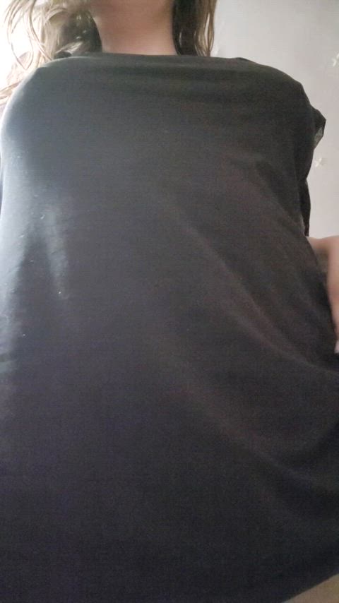 Squeeze my big tits when you eat my hairy pussy - free porn video
