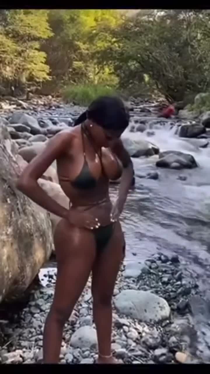 Does anyone know the name of this goddess???? - free porn video