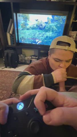 Tree Sentinel claims another cumshot lol - free porn video