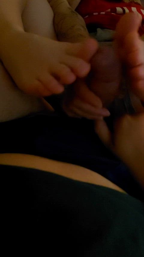 She gets distracted at times, but her toes always end up covered in cum. - free porn video