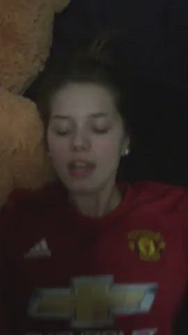 ManU lost to city, so she had to fuck him as a forfeit - free porn video