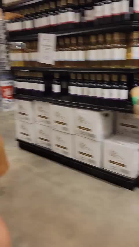 Had fun in Wholefoods [GIF] - free porn video