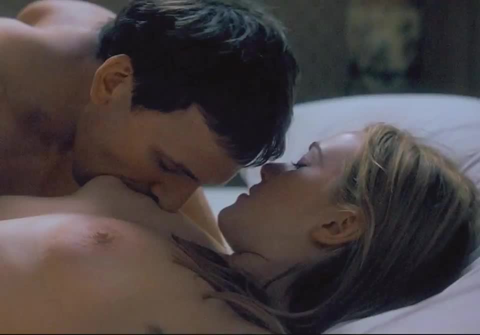 Kate Winselet - One of the all time great tit sucking scenes in HD quality - free porn video