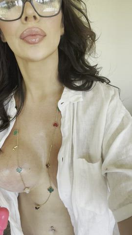 Mature mommy for breakfast, i hope you woke up hungry - free porn video