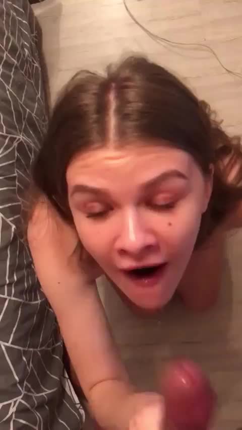 I want you to cum hard on my 18 y/o face - free porn video
