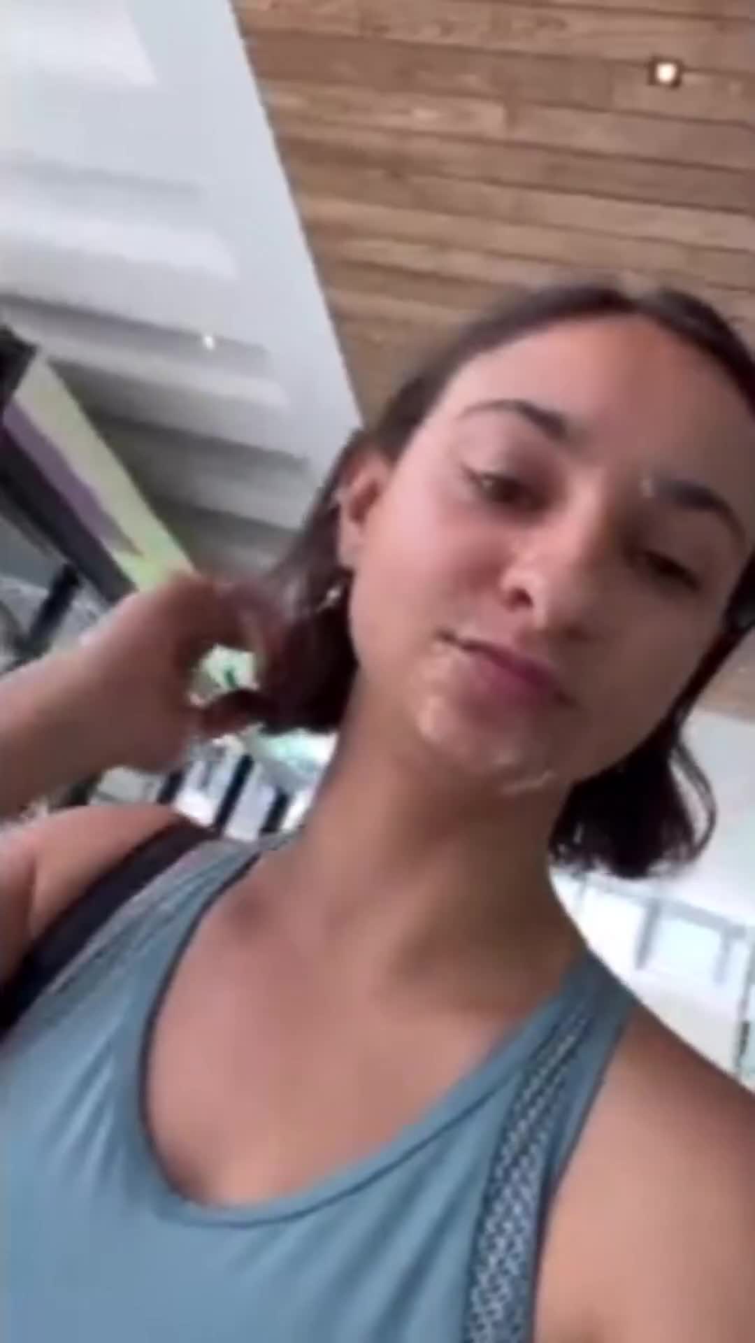 Changing room to the heart of the mall - free porn video