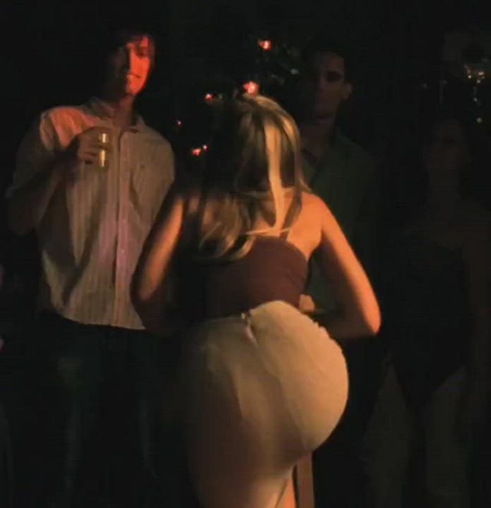 Kristen Bell has an ass I would love to fuck & eat anytime of the day. - free porn video