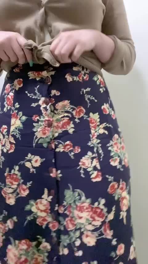 I love not wearing panties under innocent looking out[f]its 😇 it’s my sexy secret 🤫 - free porn video