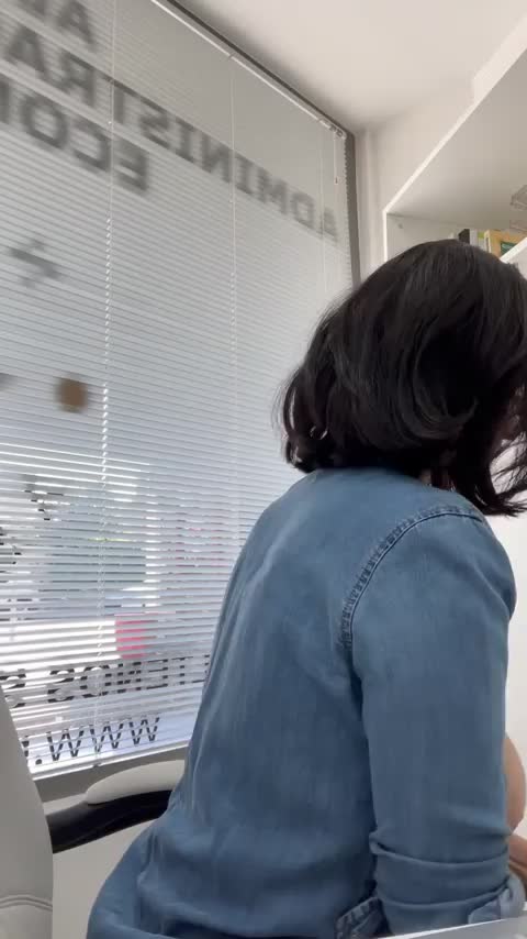 Bouncing big boobs at work - free porn video
