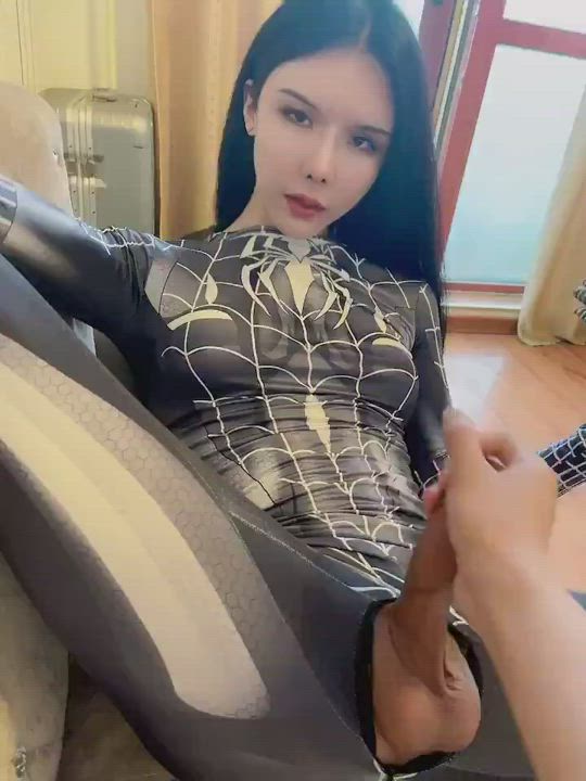 Stroke her super cock - free porn video