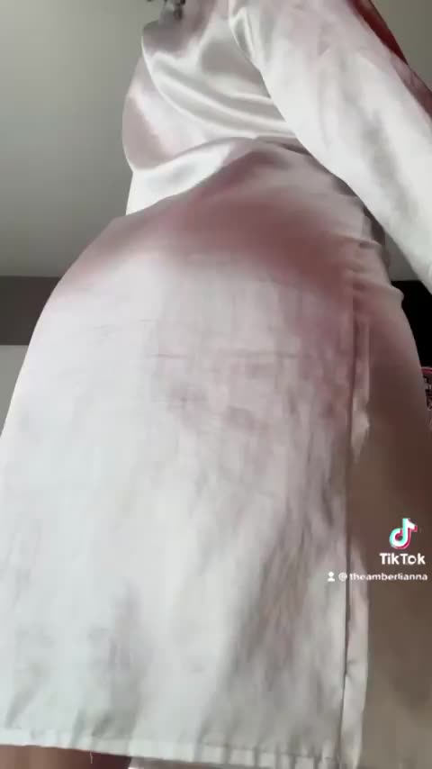 Real booties jiggle!! - free porn video
