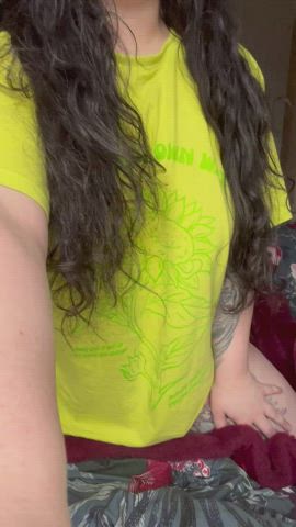 What do you think of my curves and phat pussy? - free porn video