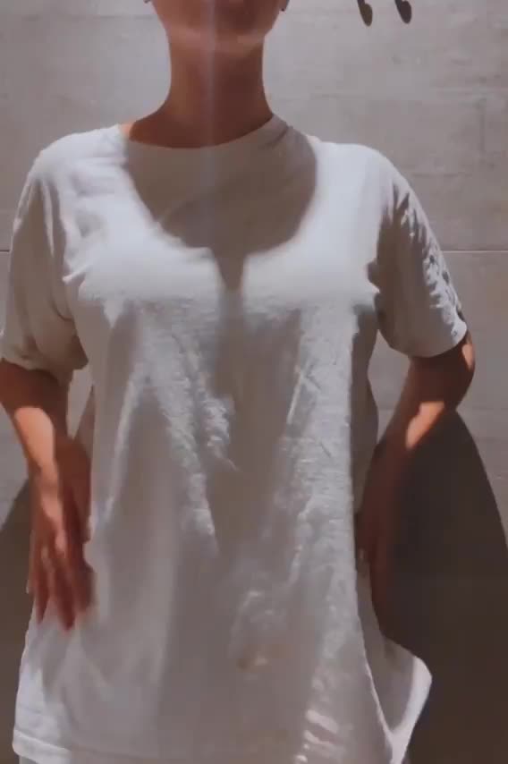 Flashing in the gym today.. Hope someone walks in next time. - free porn video