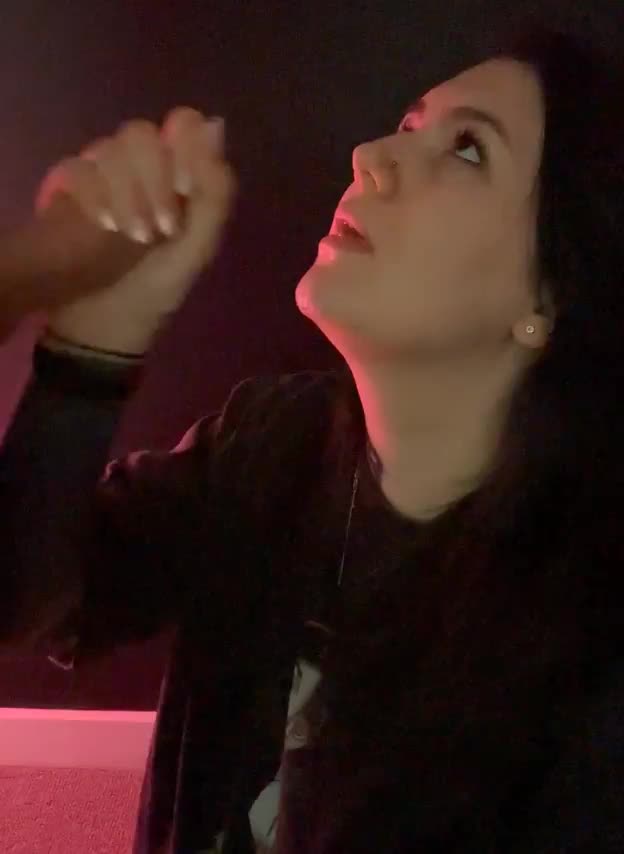 Tinder date whilst hubby records - free porn video