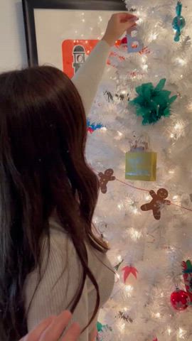 Amateur Horny GF Blowjob as Christmas Gift - free porn video
