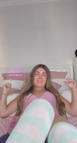 It doesn't make u any less straight if u wanna suck it i swear ;P - free porn video